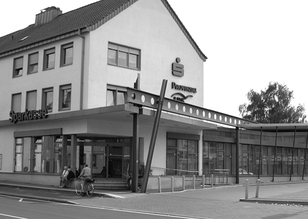 Ab Freitag, 13. Oktober, informiert der Verein "Moerser Astronomische Organisation" in der Sparkasse in Hülsdonk über das Projekt "Sternwarte für Moers".