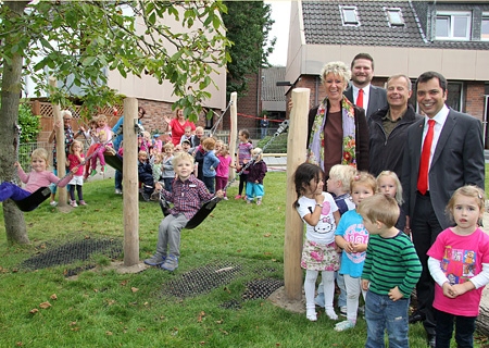 Die neue Doppelschaukel ist bei den Wirbelwind-Kindern sehr beliebt.