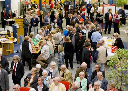 Über 200 Gäste erwartet die Sparkasse auch diesmal zum Ehrenamtsforum. Hier ein Bild vom vorigen Jahr.