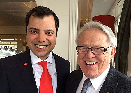 Zwei, die sich mögen: Vorstandsvorsitzender Giovanni Malaponti (links) gratulierte Günter Berns zu seinem 85. Geburtstag.