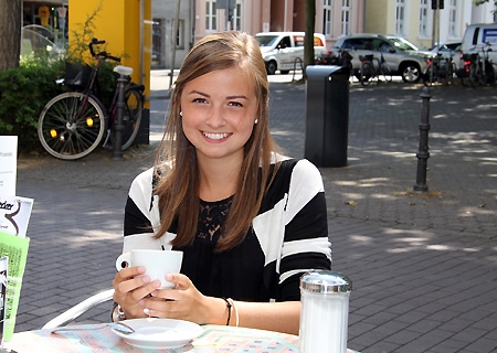 Julia Pilger (18) fühlt sich für den Start ins Berufsleben bestens vorbereitet. Am 3. August beginnt sie ihre Ausbildung bei der Sparkasse am Niederrhein.