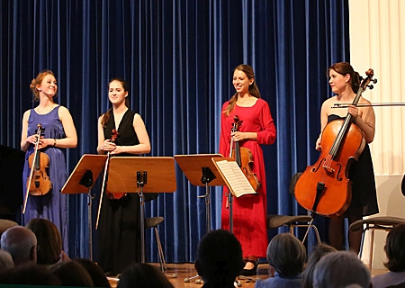 Die vier Preisträgerinnen begeisterten ihr Publikum im Martinstift.