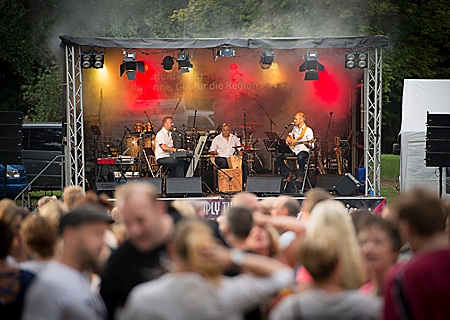Die Summer Soul am Ententeich in Kapellen zog mit tiefgründiger und schwungvoller Musik mehr als 1000 Besucher an.   