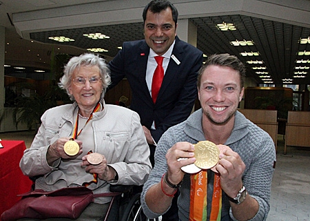 Autogrammstunde mit Paralympics Gewinner David Behre