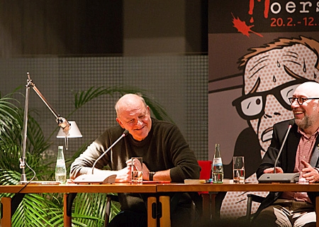 Der Journalist und Schriftsteller Jürgen Kehrer (rechts), der sich die Figur des kauzigen Antiquars Wilsberg ausgedacht hat, und der Schauspieler Leonard Lansink, der sie so kongenial verkörpert, boten eine unterhaltsame Mischung aus Lesung und Talkrunde. 