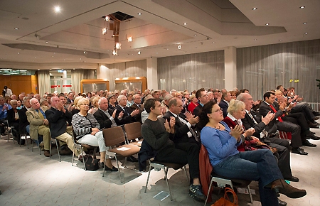 Die Vorträge und die Podiumsdiskussionen der Universitätswochen werden regelmäßig von rund 200 Zuhörern besucht.