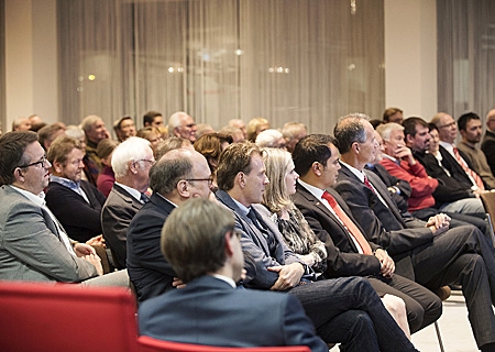 Die Vorträge und die Podiumsdiskussionen der Universitätswochen werden regelmäßig von rund 200 Zuhörern besucht.