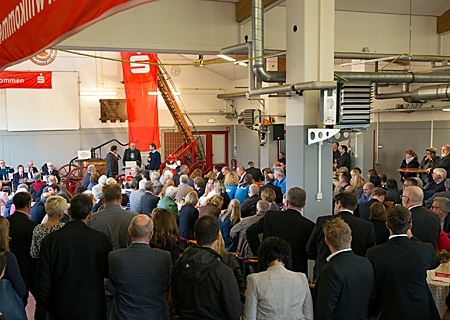 Rund 200 Gäste erwartet die Sparkasse auch diesmal zum Ehrenamtsforum. Hier ein Bild vom vorigen Jahr aus dem Gerätehaus der Feuerwehr am Melkweg.