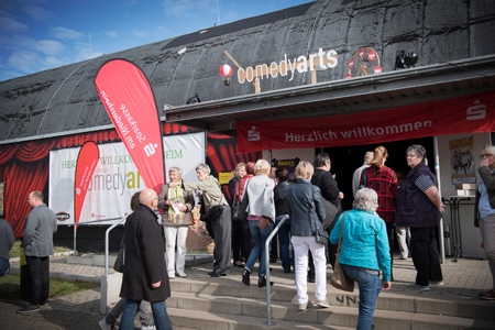 Rund 1000 Gäste erwartet die Sparkasse zum Vereinsfrühschoppen in und an der Festivalhalle.