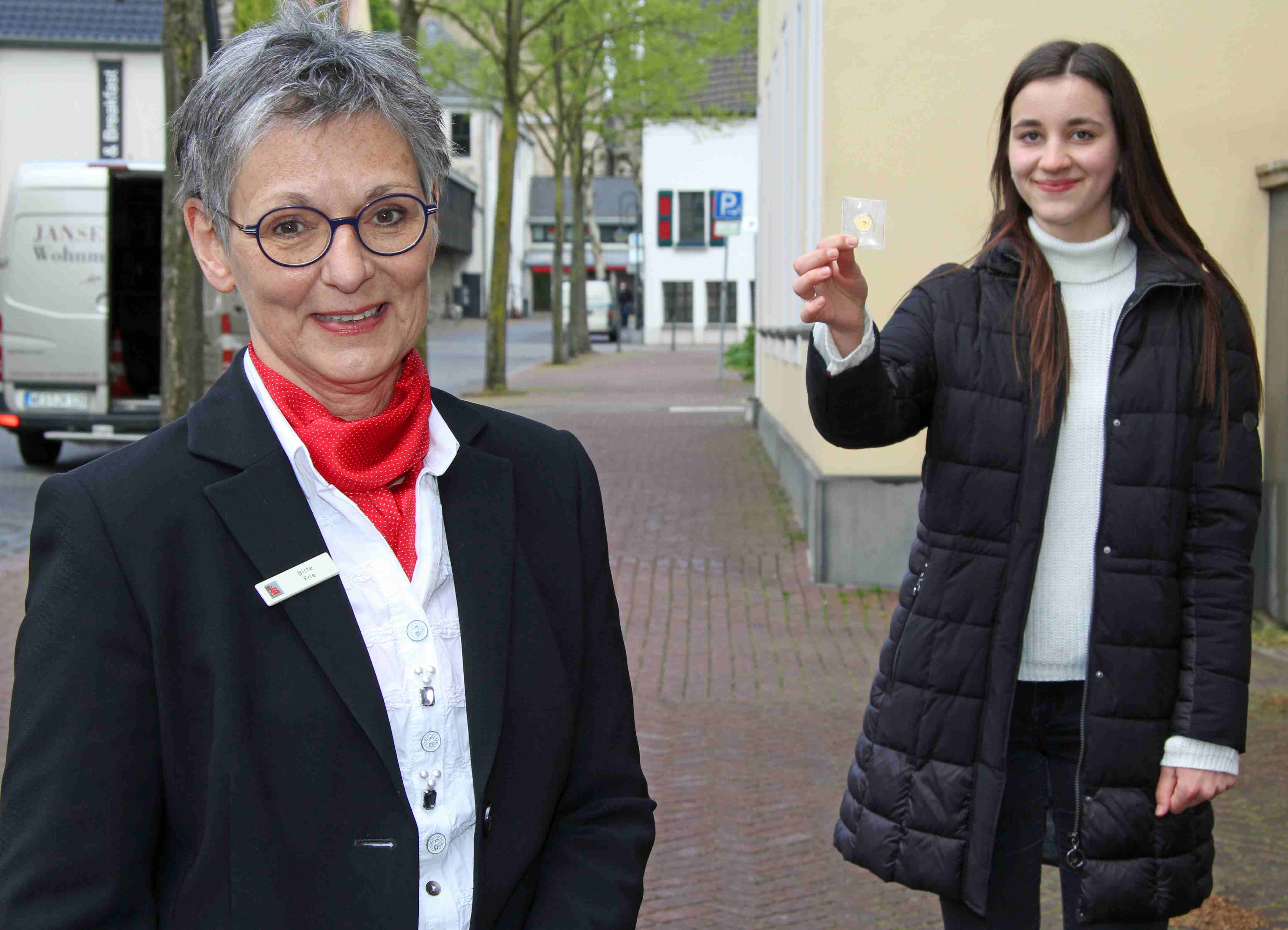 Sparkassen Kurier - Sparkasse am Niederrhein – Oma Helga löste das ... Sparkassen Kurier - Sparkasse am Niederrhein – Oma Helga löste das ...