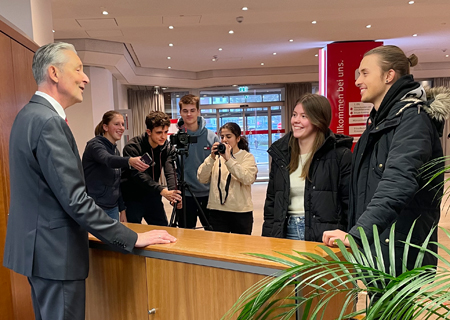 Videodreh für Knete für die Fete in der Hauptstelle der Sparkasse.