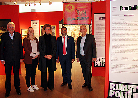 Ralf Zimmermann (Kralik-Nachfahre), Fania Burger und Diana Finkele (beide Grafschafter Museum), Giovanni Malaponti (Sparkasse am Niederrhein) und Ulrich Hecker (Erinnern für die Zukunft) sind die Partner der Sonderausstellung zu Hanns Kralik. 