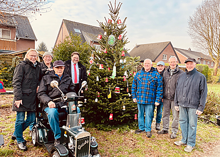 Weihnachtsbaumschmücken in Millingen 