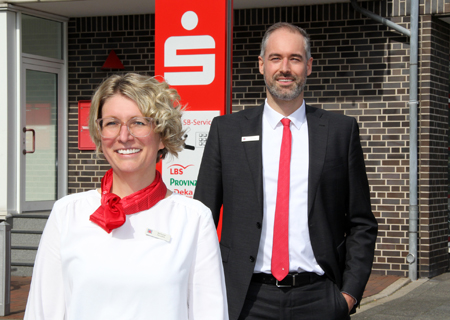 Nino Janoschek und Melanie Peschik bilden das neue Leitungsteam der Sparkasse in Asberg.