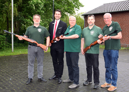 Schießbudengewehre für das Antonius-Kinderfest