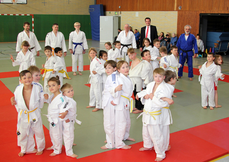 Sparkasse unterstützt Judo Abteilung des KSV Moers