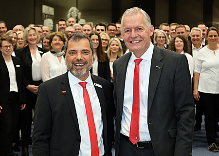 Giovanni Malaponti und Bernd Zibell beim jüngsten Treffen der Führungskräfte der Sparkasse am Niederrhein. 