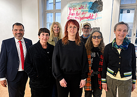 Stellten die Ausstellung „Nachbarn“ im Peschkenhaus vor (v.l.n.r.): Giovanni Malaponti, Barbara Deblitz, Vera Herzogenrath, Fee Brandenburg, André Schweers, Elisabeth Höller und Friederike Huft.
